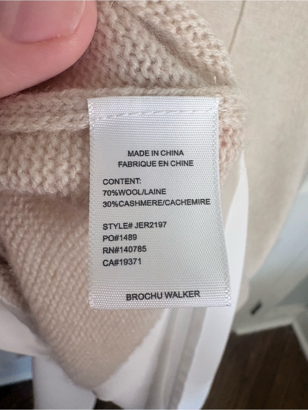 Brochu Walker The Looker Layered V-Neck Sweater Almond White Size M - Picture 11 of 12
